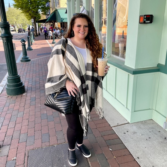 Meet your Posher, DaisyMae - Picture 12 of 17